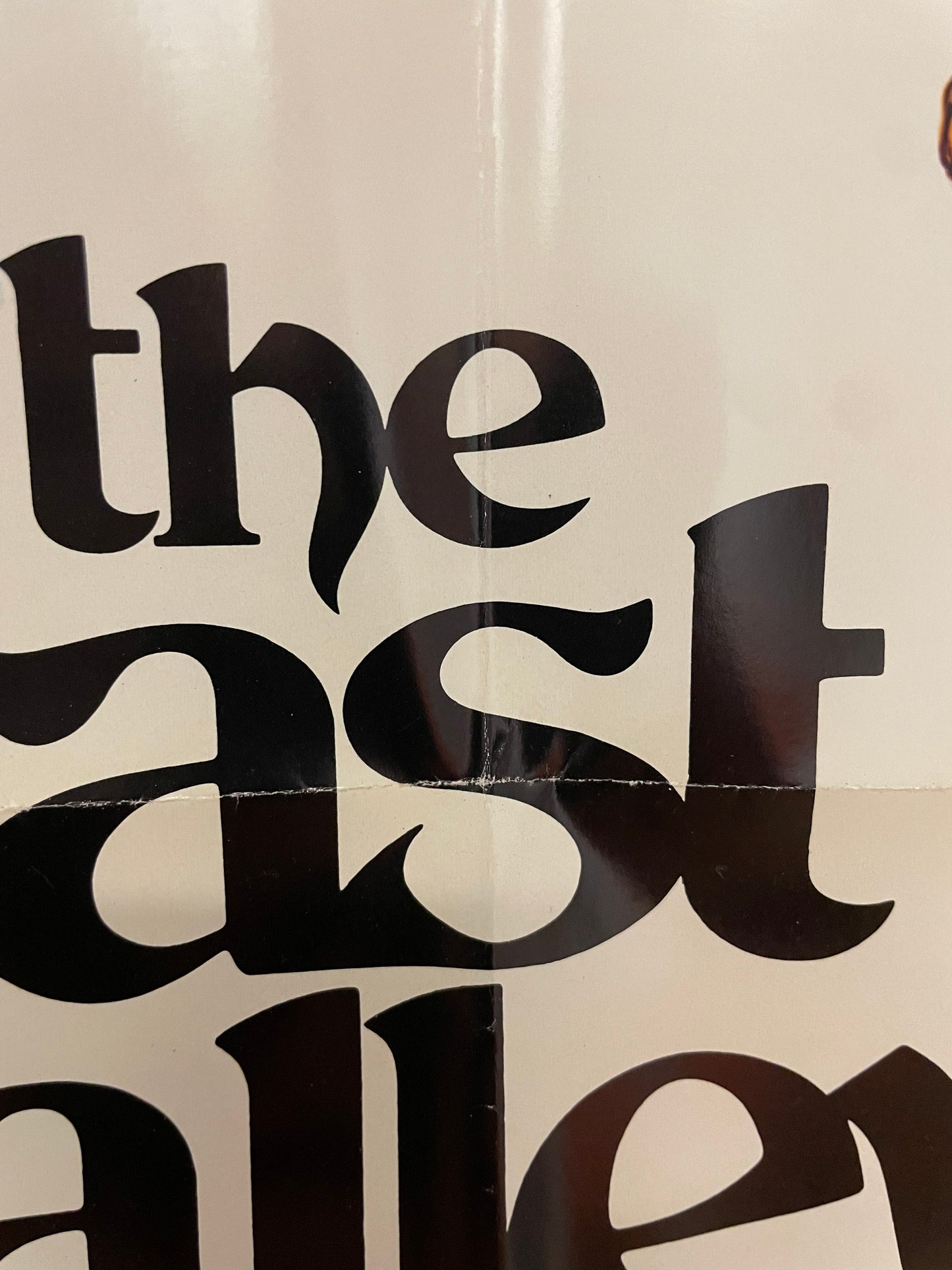 Póster original de la película "El último valle" de 1970, protagonizada por Michael Caine y Omar Sharif.